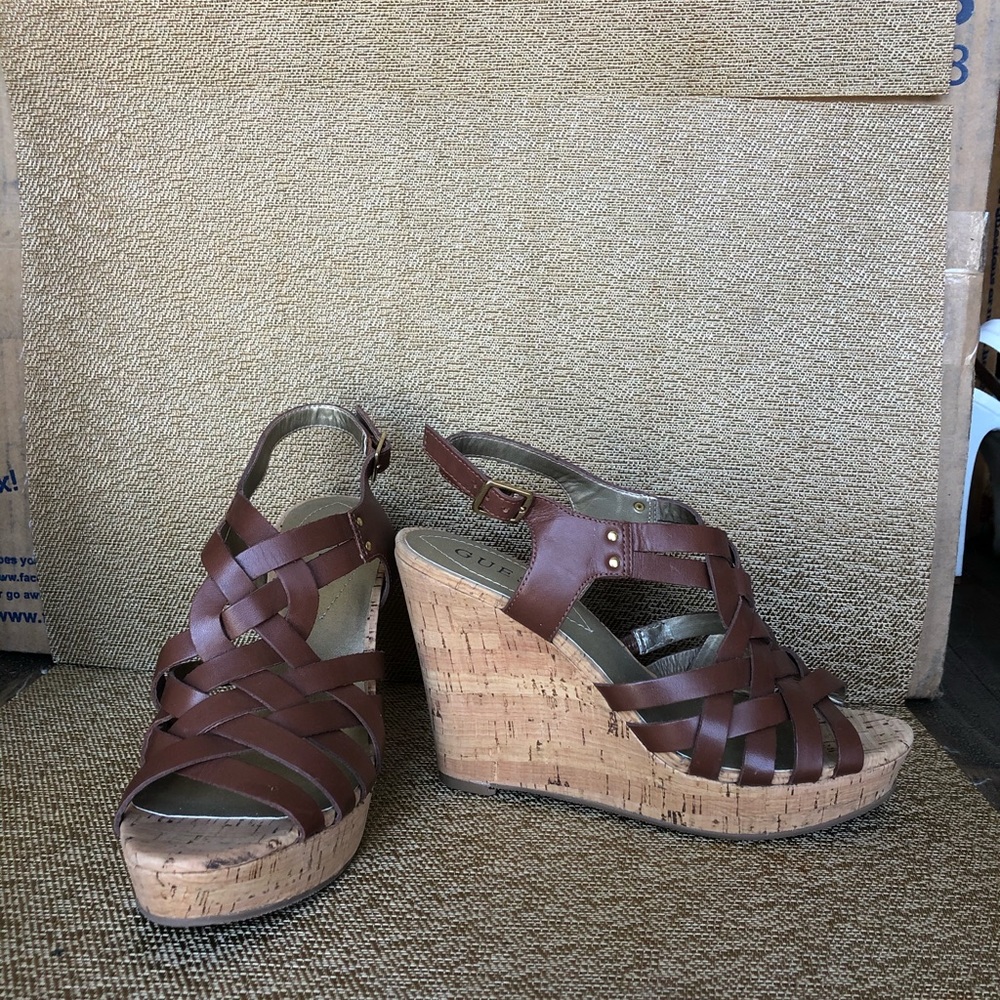 NEVER WORN Guess brown and cork wedges